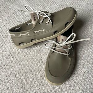Khaki Mens Crocs Classic Boat Shoes Size 9 Waterproof Outdoor